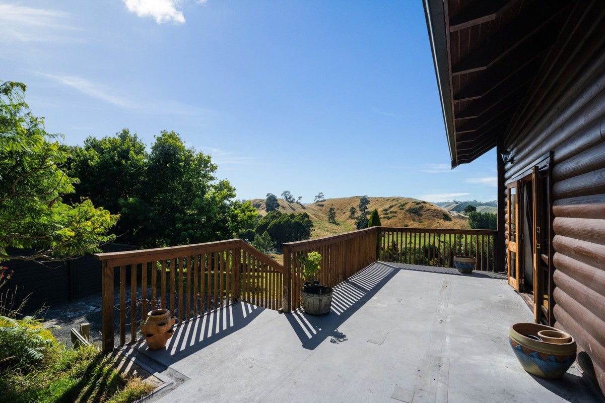 1/32 Hitiri Road, Kinloch, Taupo - Carousel 1