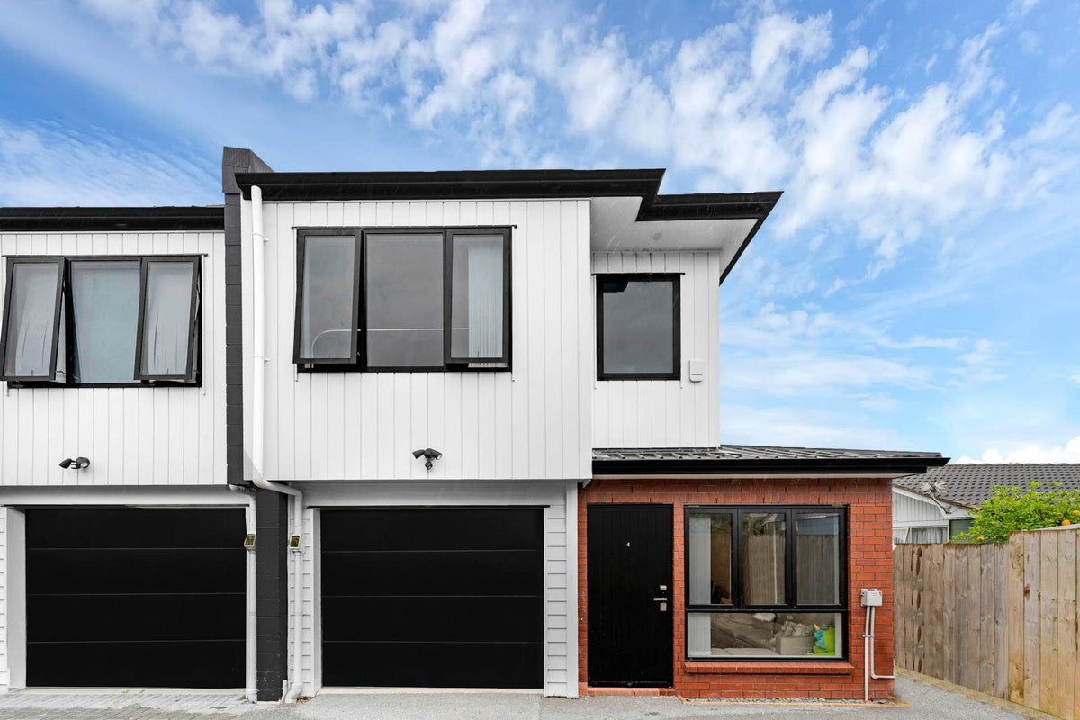 10D Benton Place, Manurewa, Auckland - Carousel 1