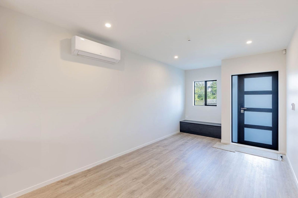 129D Barrack Road, Mount Wellington, Auckland - Carousel 2