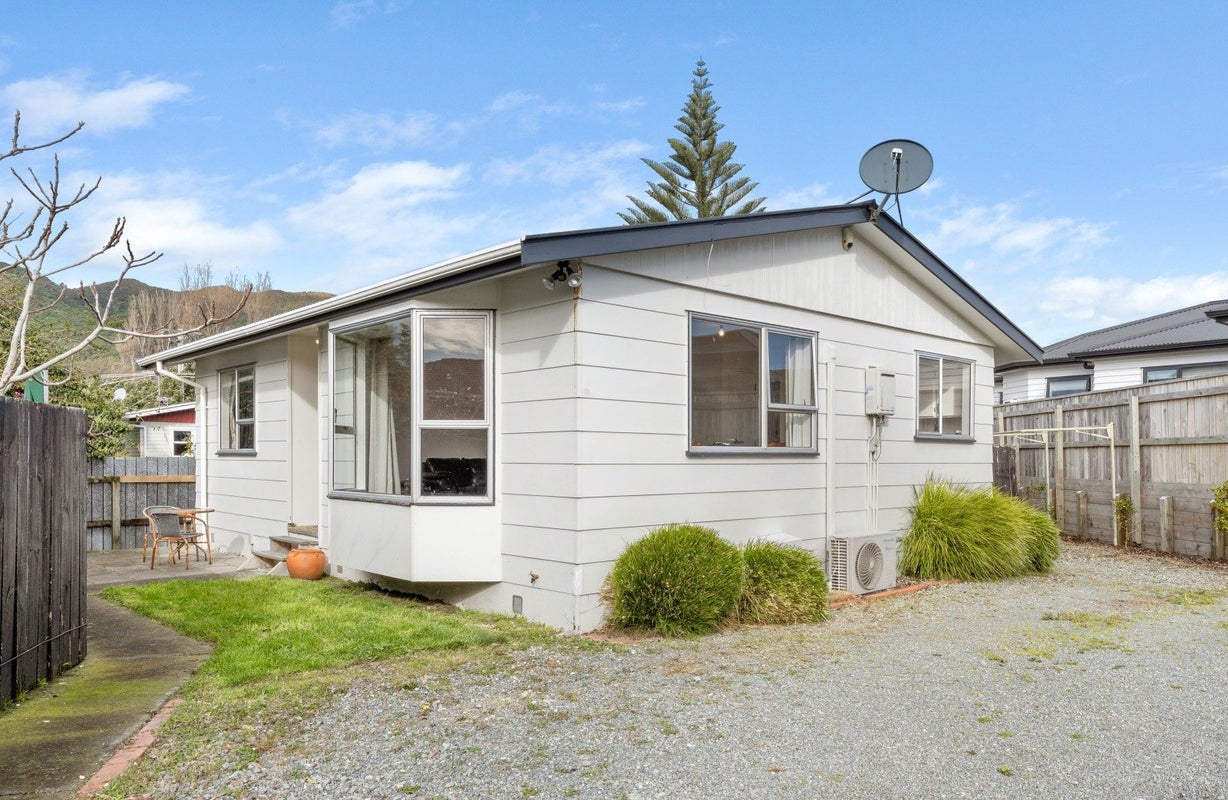 3/6 Awamutu GR, Waiwhetu, Lower Hutt - Carousel 1