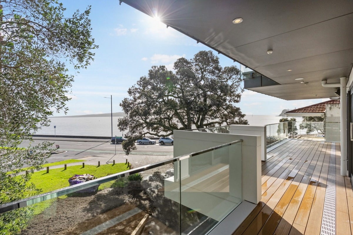 2/345 Tamaki Drive, St Heliers, Auckland - Carousel 2