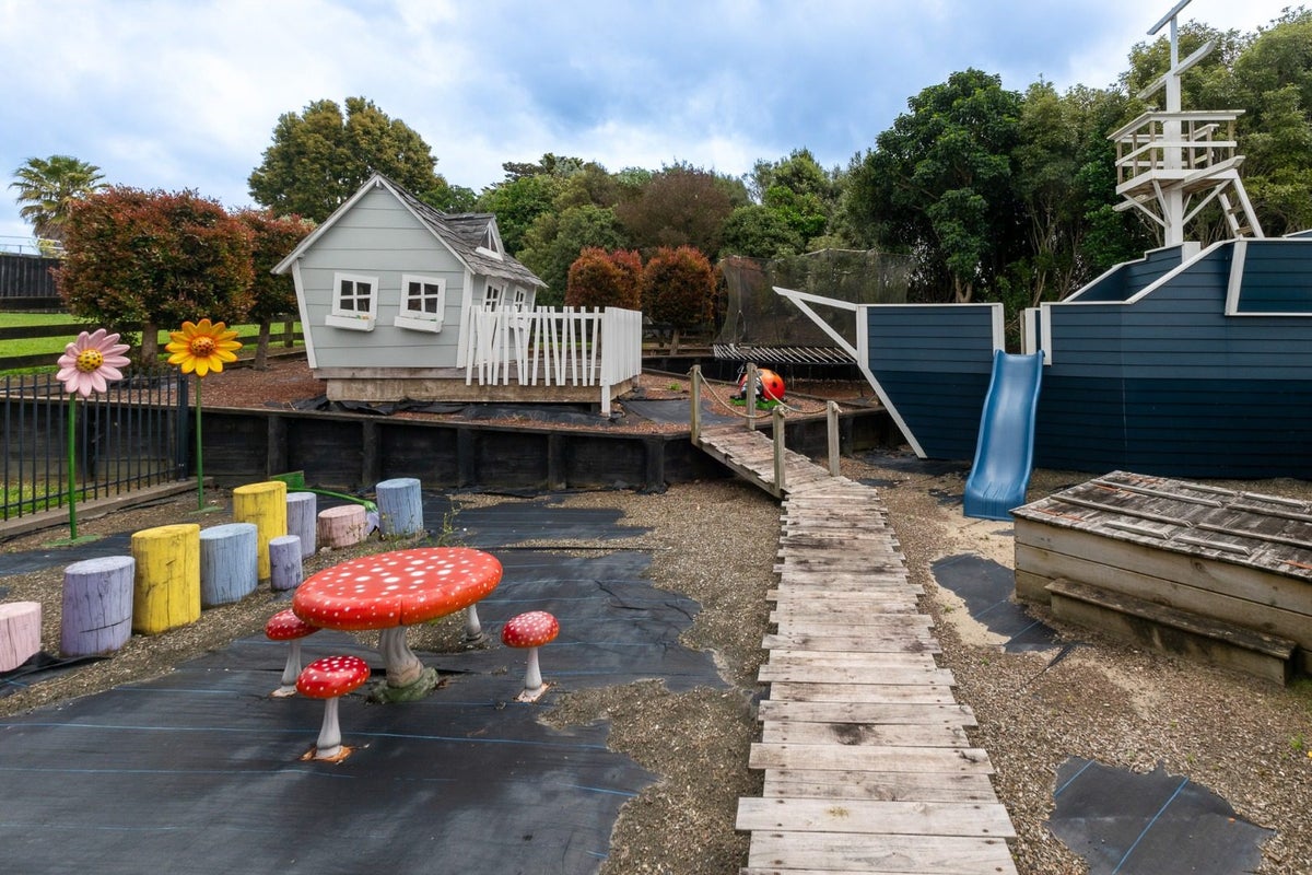 16 Burberry Road, Drury - Carousel 21