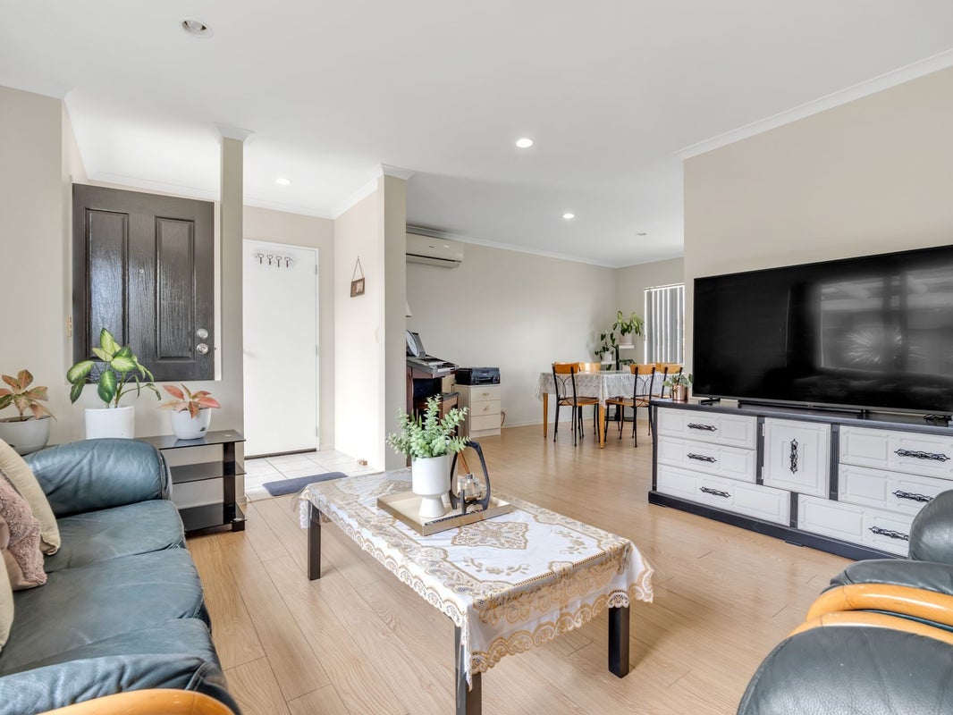 16 Ironstone Place, Randwick Park, Auckland - Carousel 2