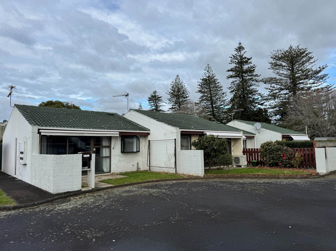 1/113 Trafalgar Street, Onehunga, Auckland - Carousel 2