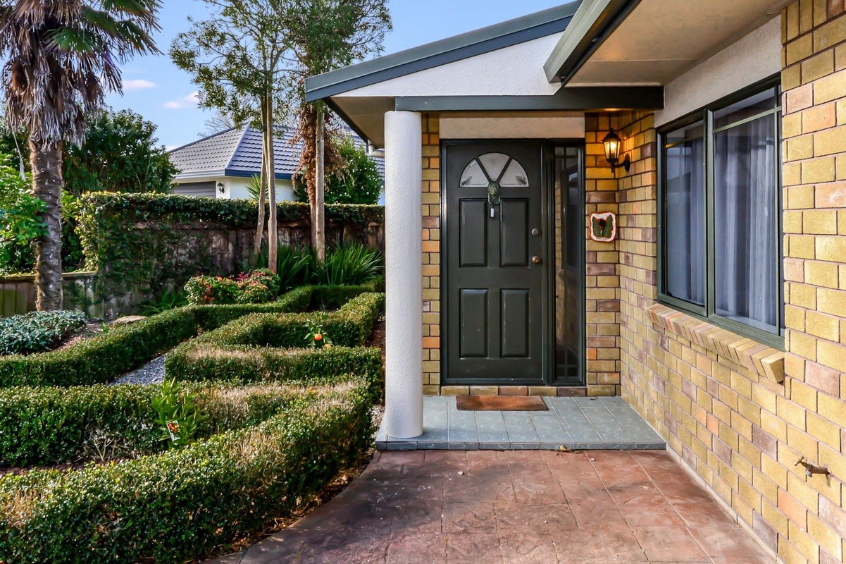 63 Sunnyhills Avenue, Glenview, Hamilton - Carousel 1