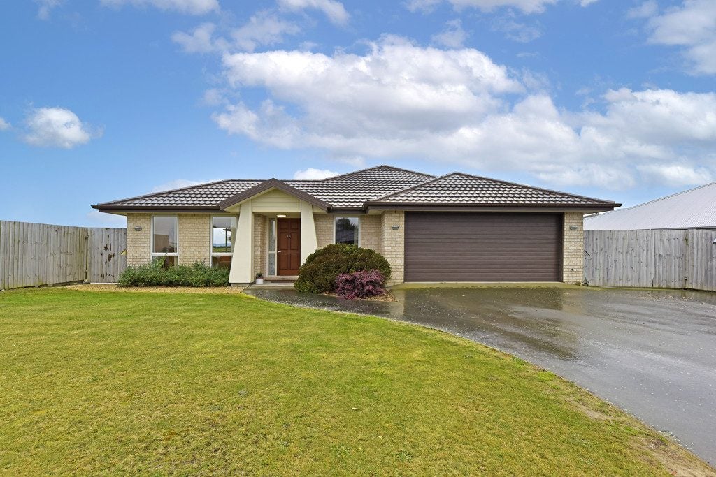 4 Reeds Road, Darfield, Darfield - Carousel 1