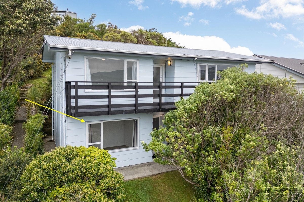 64 Pembroke Road, Northland, Wellington - Carousel 1