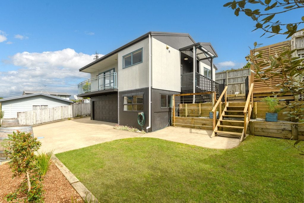 6B Ranginui Road, Welcome Bay, Tauranga - Carousel 1