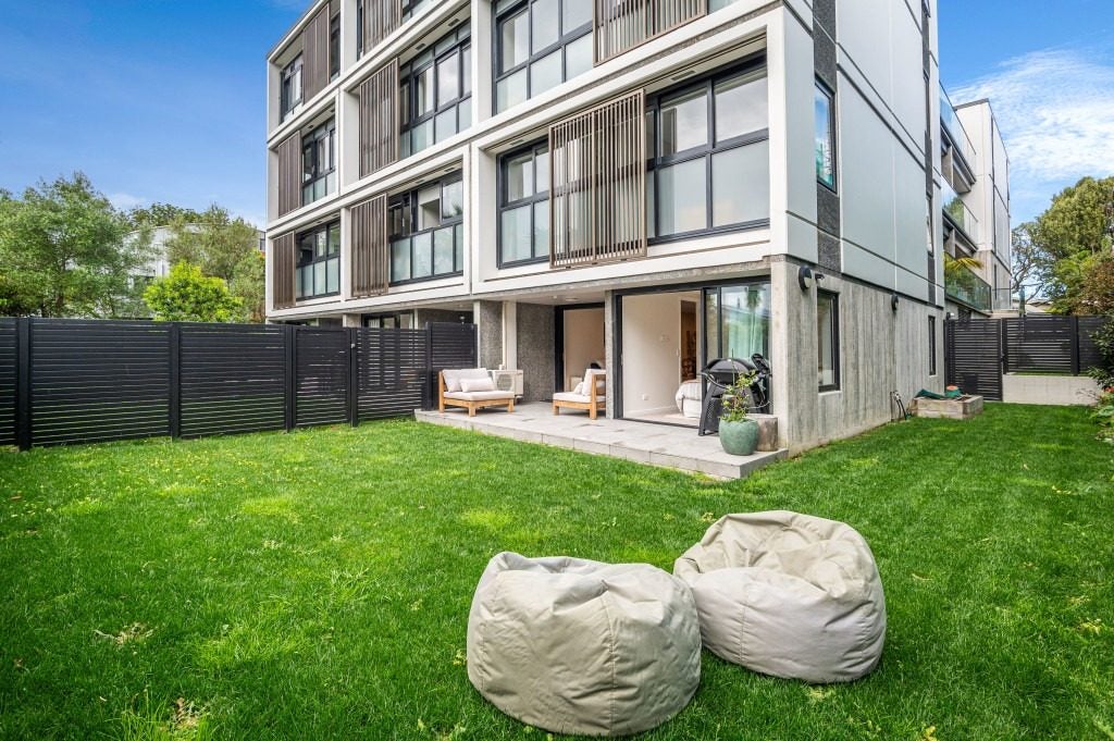 B01/9 Walmer Road, Point Chevalier, Auckland - Carousel 1