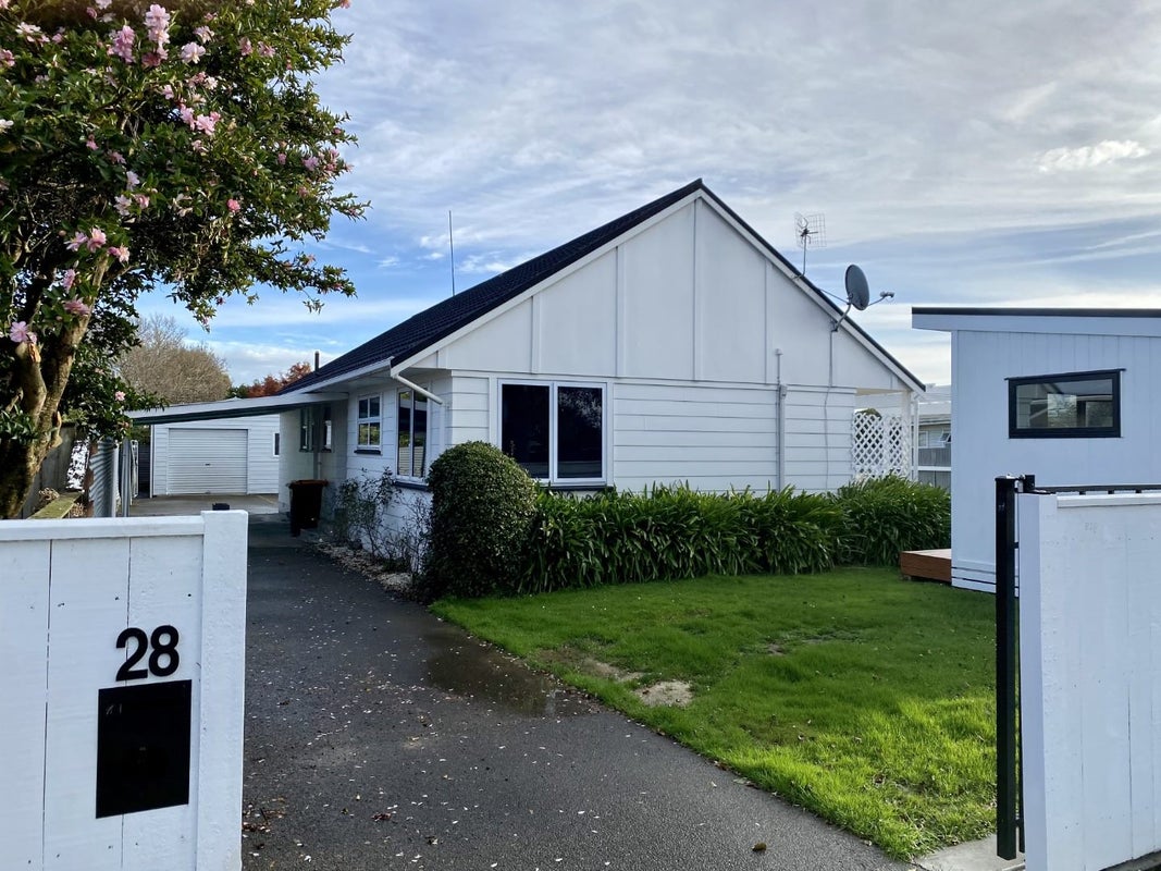 28 Apollo Parade, Milson, Palmerston North - Carousel 2
