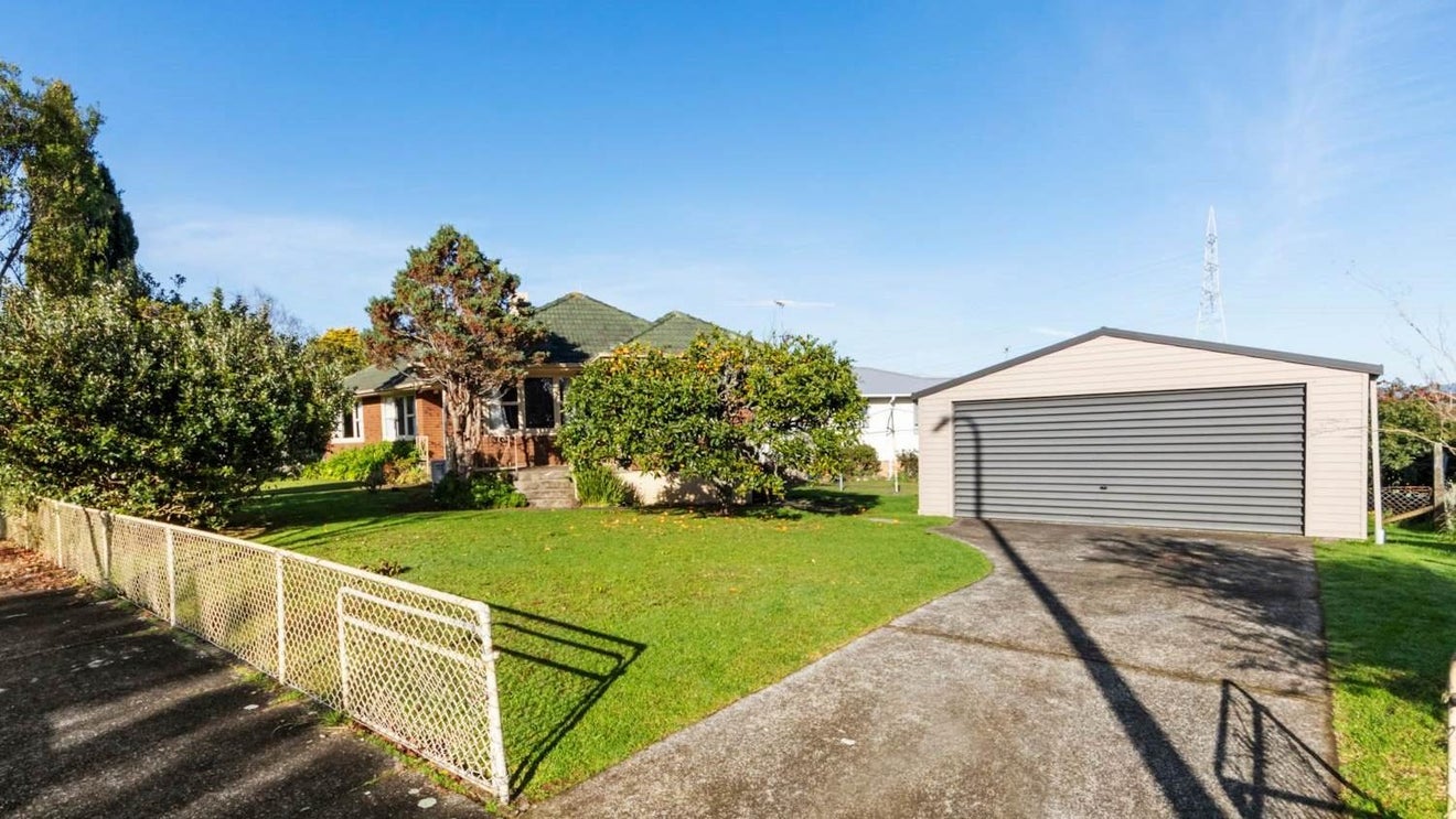 2 Oberon Place, Avondale, Auckland - Carousel 1