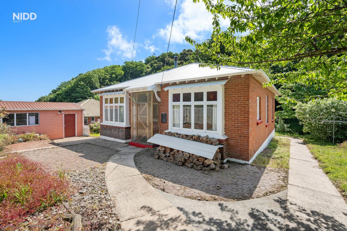 87 Somerville Street, Andersons Bay, Dunedin - Carousel 1