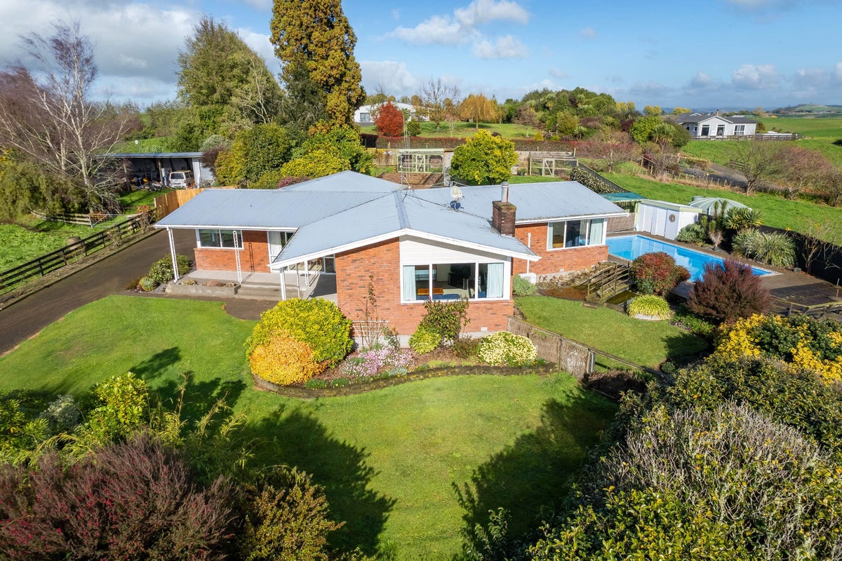 384 Waikeria Road, Kihikihi, Te Awamutu - Carousel 1