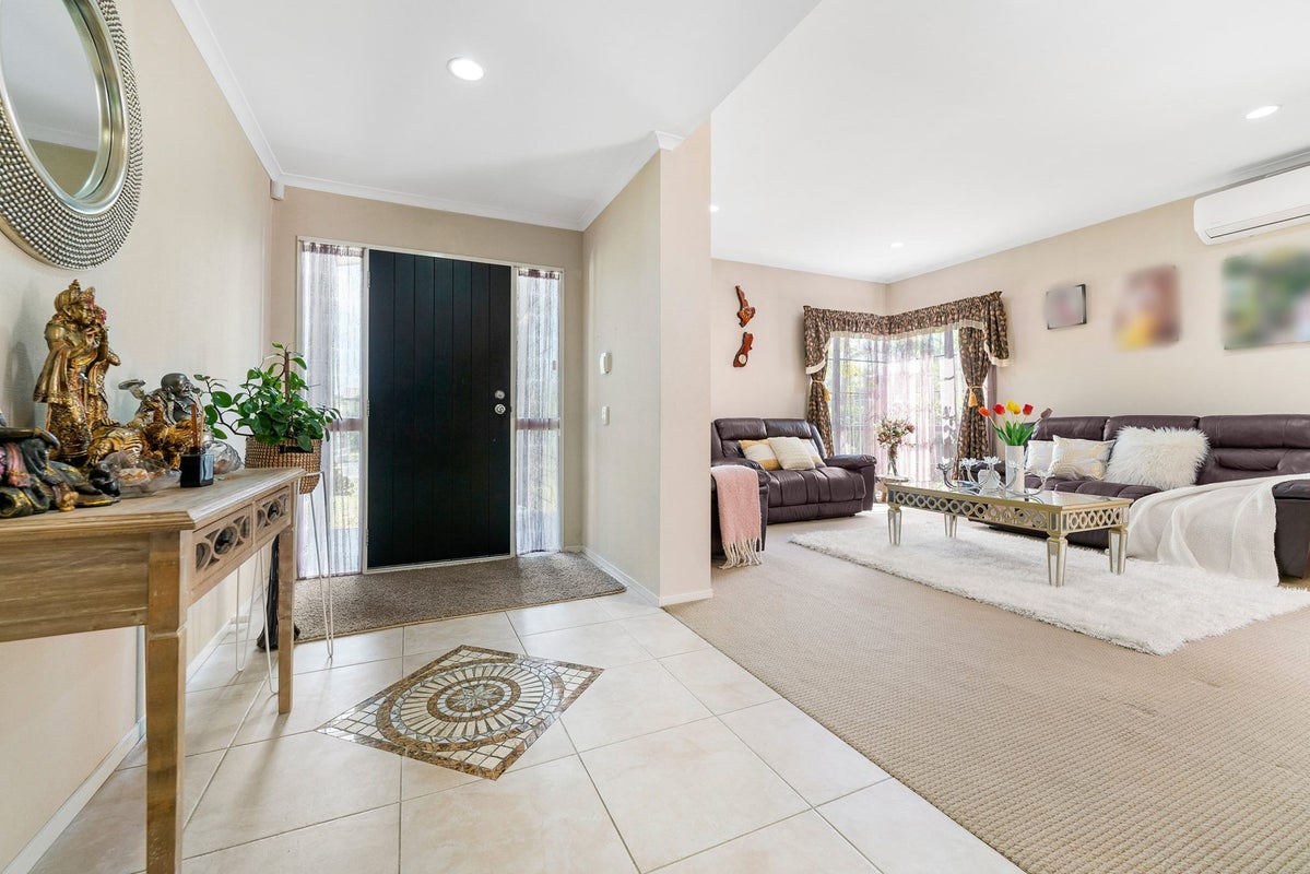 98 Jeffs Road, Flat Bush, Auckland - Carousel 2