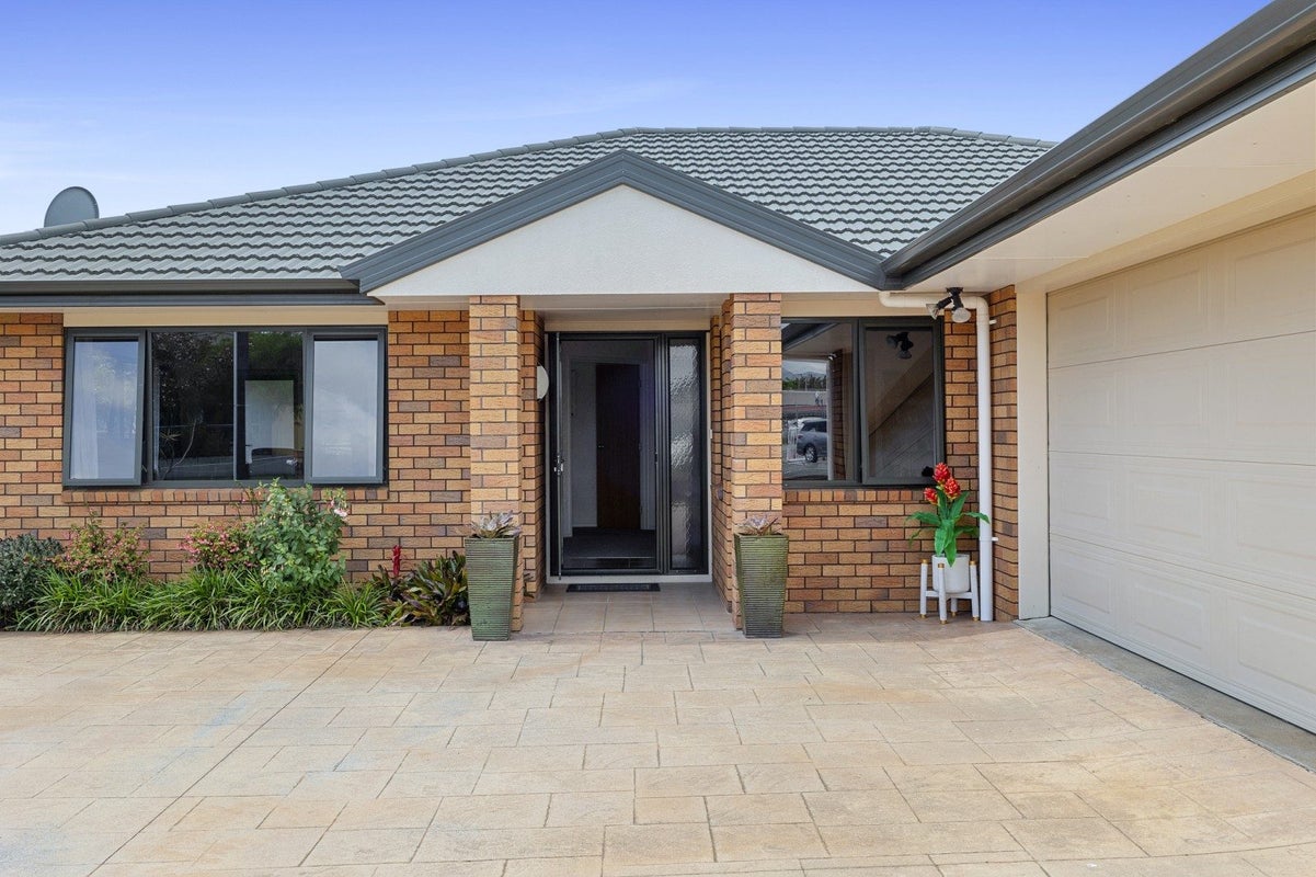 4 David Street, Westown, New Plymouth - Carousel 2