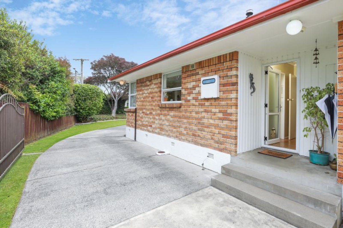 21 Pulham Crescent, Queenwood, Hamilton - Carousel 26