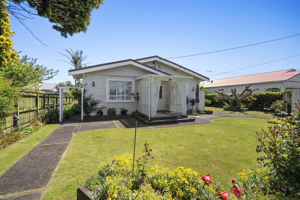 10 French Street, Moturoa, New Plymouth - Carousel 2
