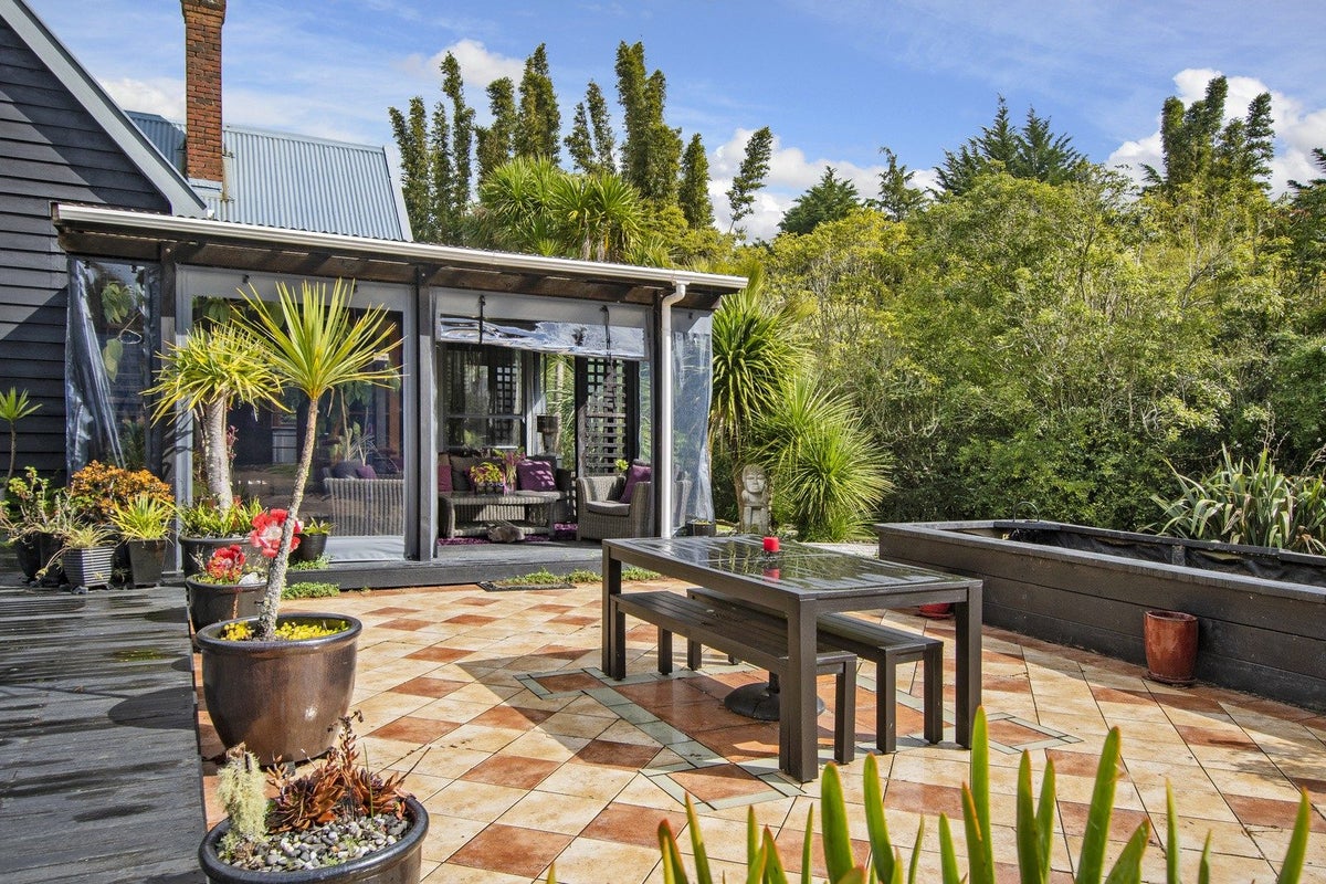 305 Whananaki Road, OPUAWHANGA, HIKURANGI - Carousel 1