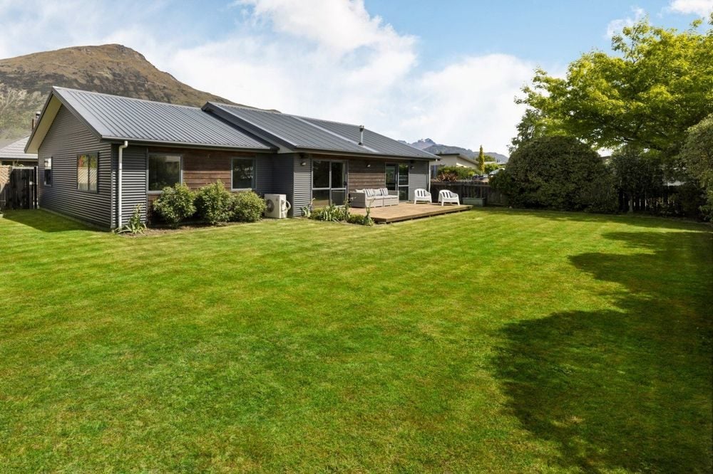 19 Haddow's Place, Lake Hayes, Queenstown - Carousel 1
