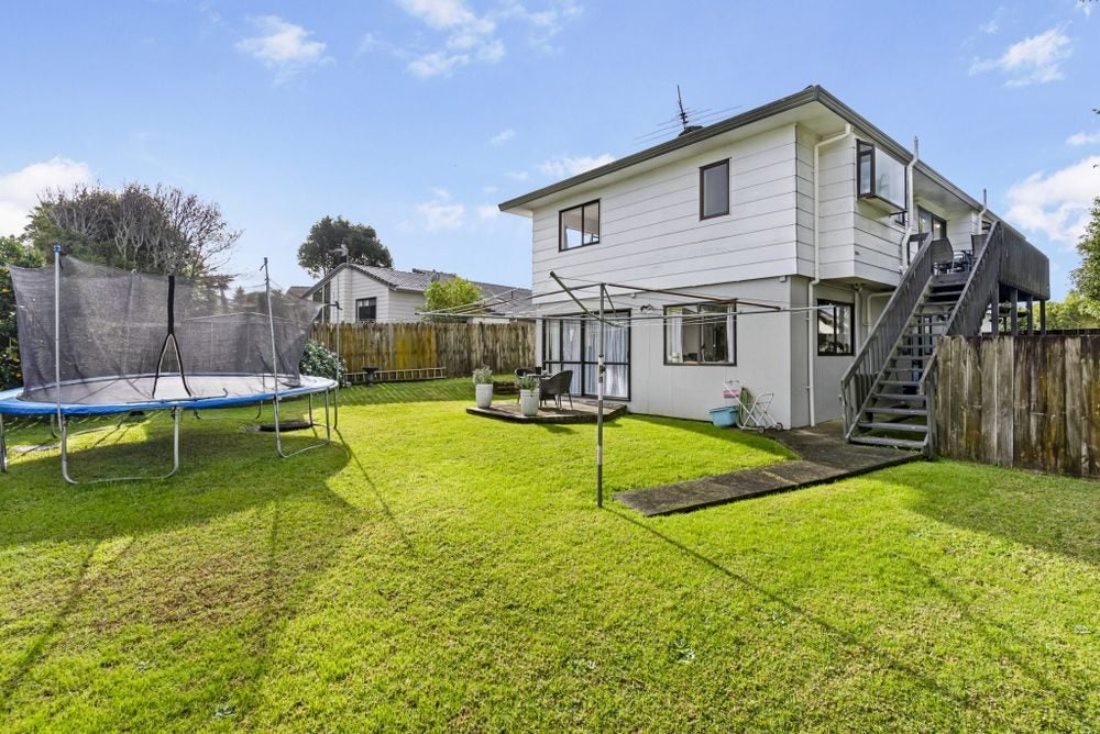 24 Sandgate Avenue, Botany Downs, Auckland - Carousel 1