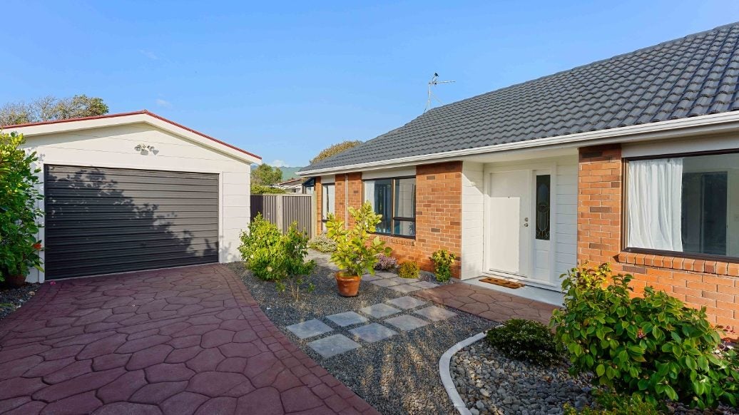 23 Reeves Street, Waikanae Beach, Waikanae - Carousel 1