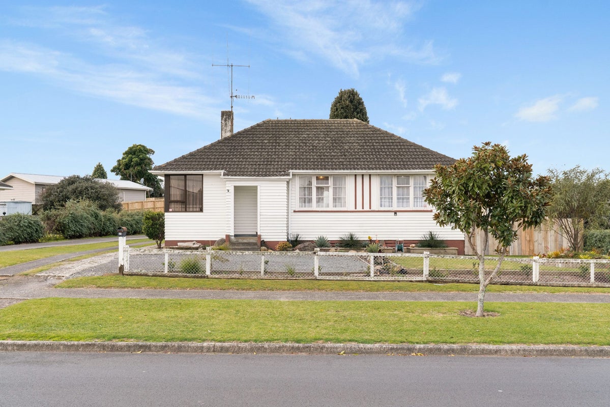 29 Twentythird Avenue, Gate Pa, Tauranga - Carousel 1