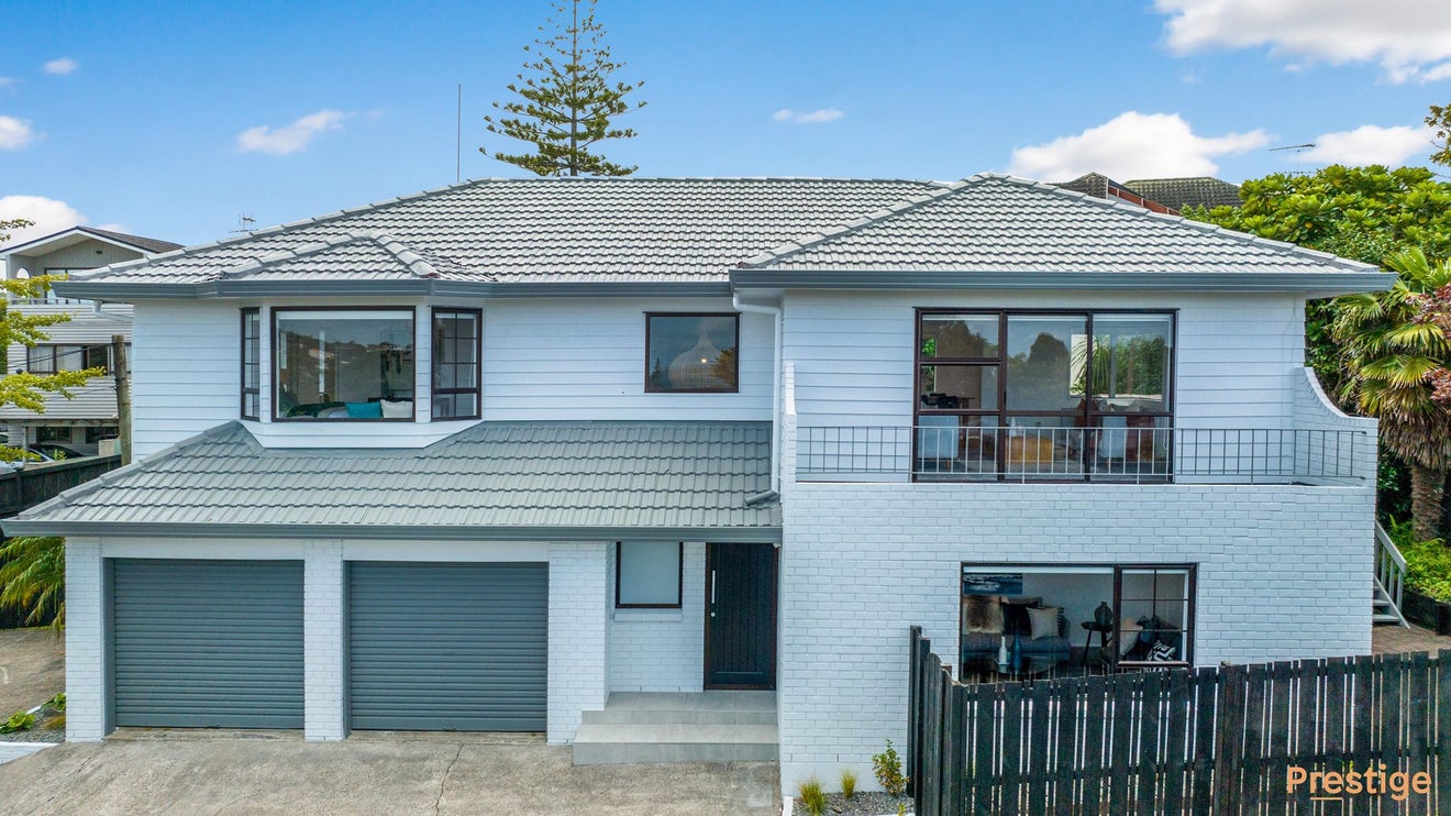 1/461 Beach Road, Murrays Bay, Auckland - Carousel 1