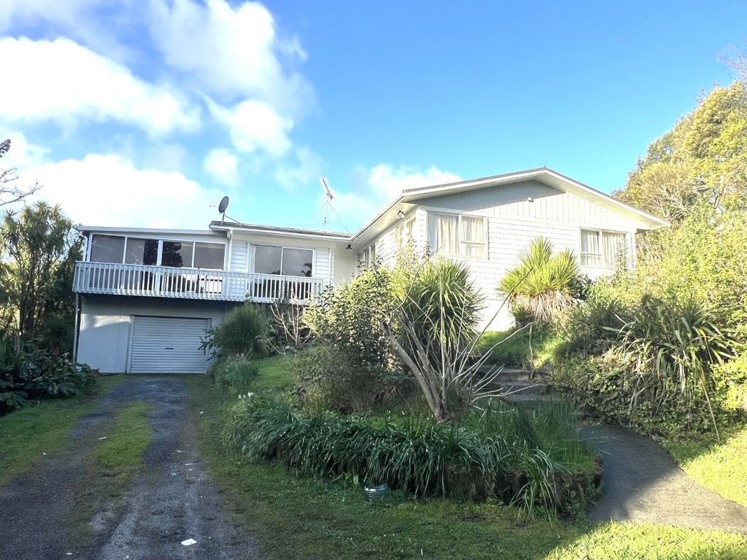 58 Sunnyside Road, Sunnyvale, Auckland - Carousel 1