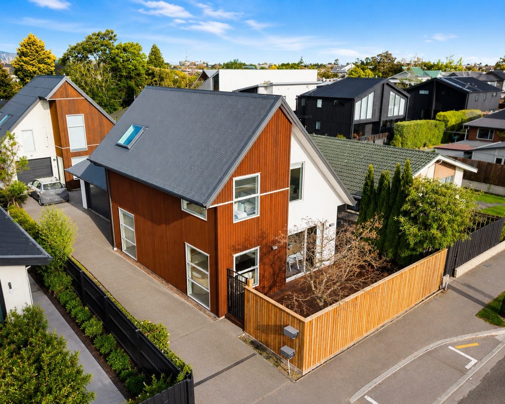 132 Edgeware Road, St Albans, Christchurch - Carousel 2