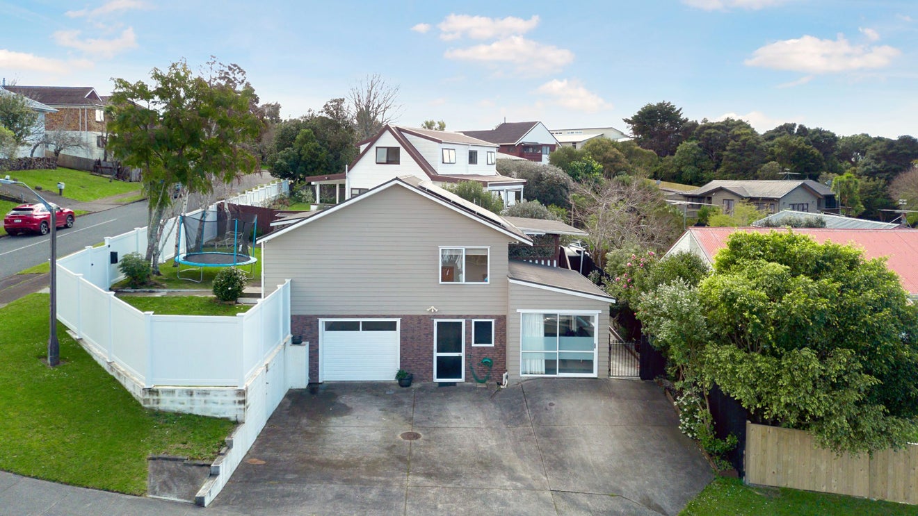 1 Riesling Place, Henderson, Auckland - Carousel 2