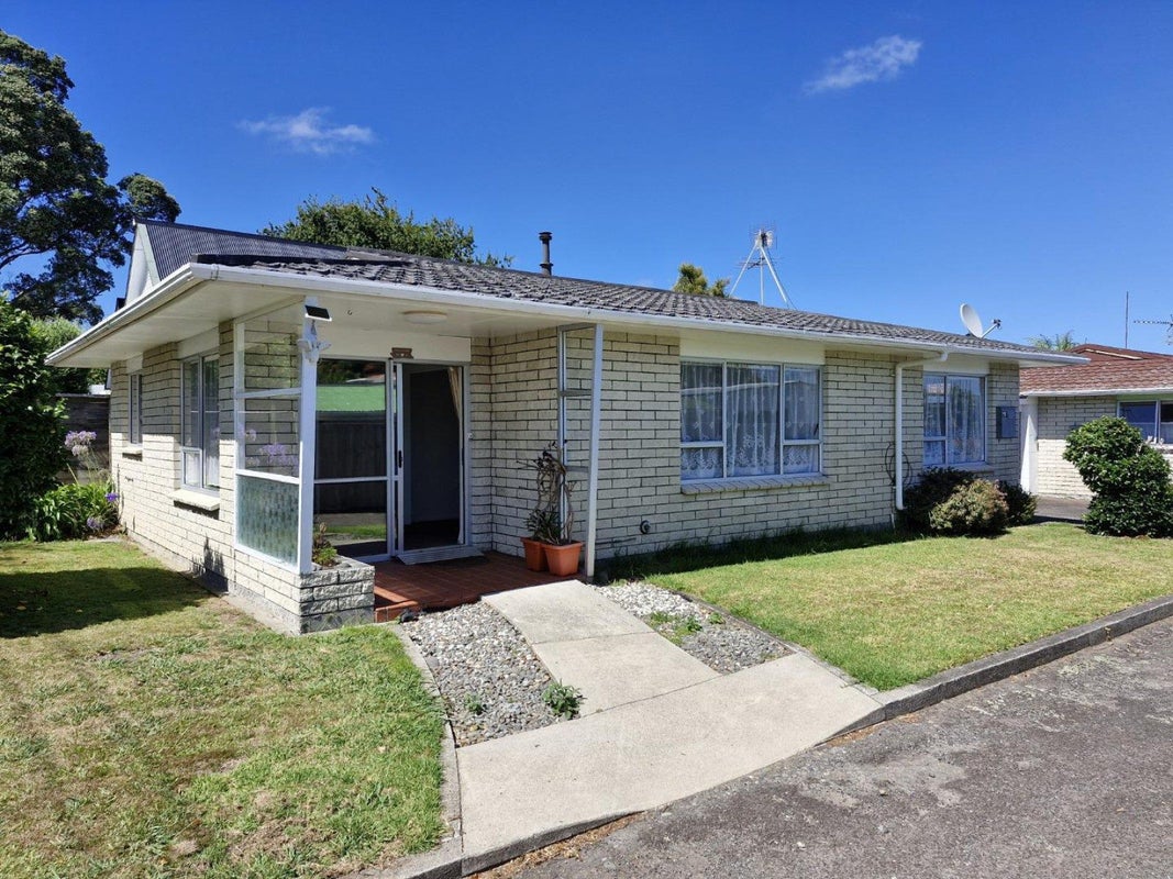 1/44 Ballance Street, Lower Vogeltown, New Plymouth - Carousel 2