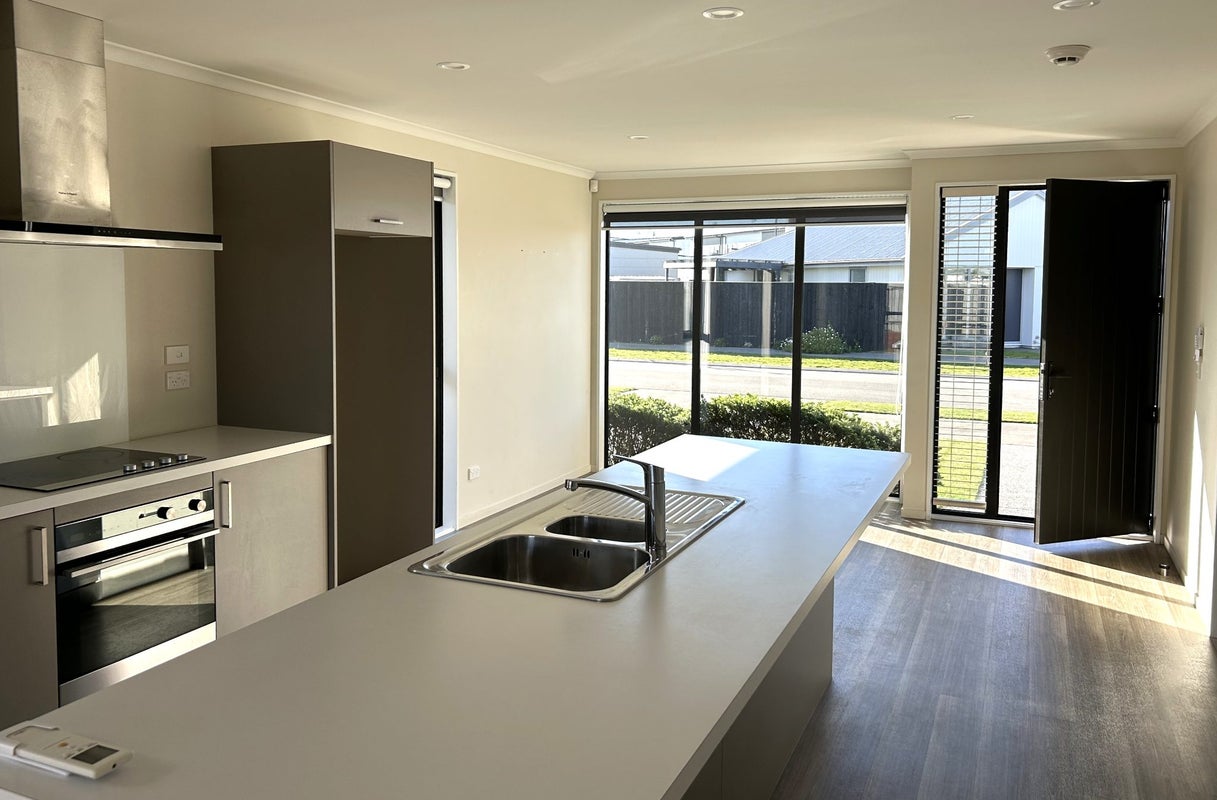11 Tippet Crescent, Wigram, Christchurch - Carousel 2