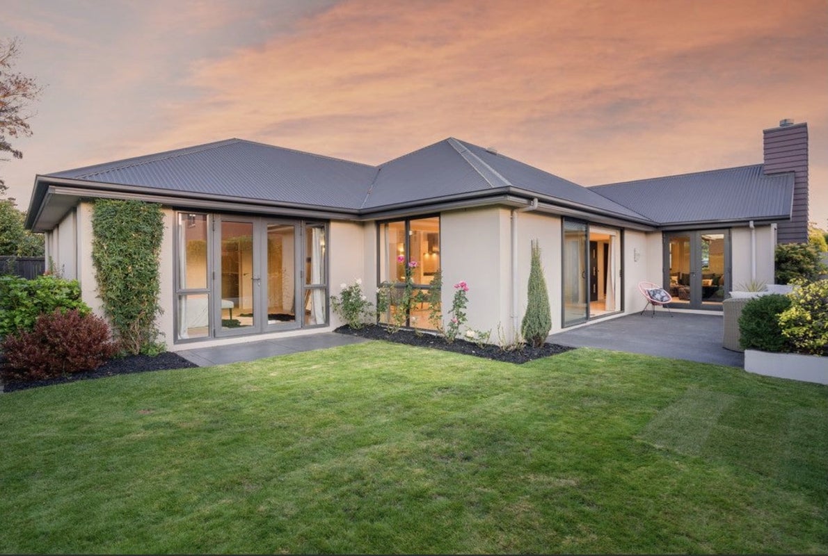 6 Ruby Avenue, Northwood, Christchurch - Carousel 1