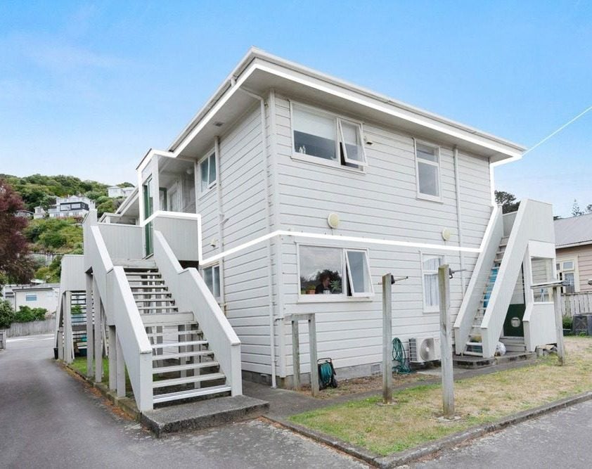 5/139 Queens Drive, Lyall Bay, Wellington - Carousel 2