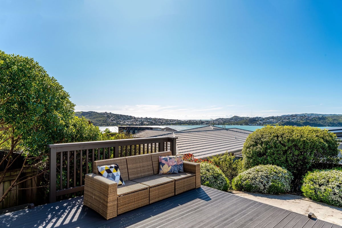 41 John Burke Drive, Aotea, Porirua - Carousel 2