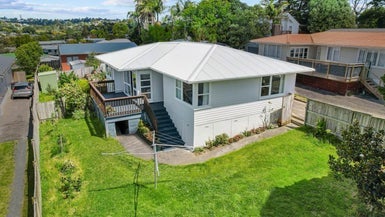 19 Fairclough Road, Beach Haven, Auckland - Carousel 1