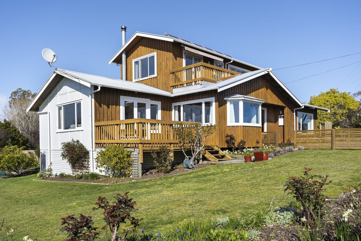 50 Hoddy Road, Redwood Valley - Carousel 1