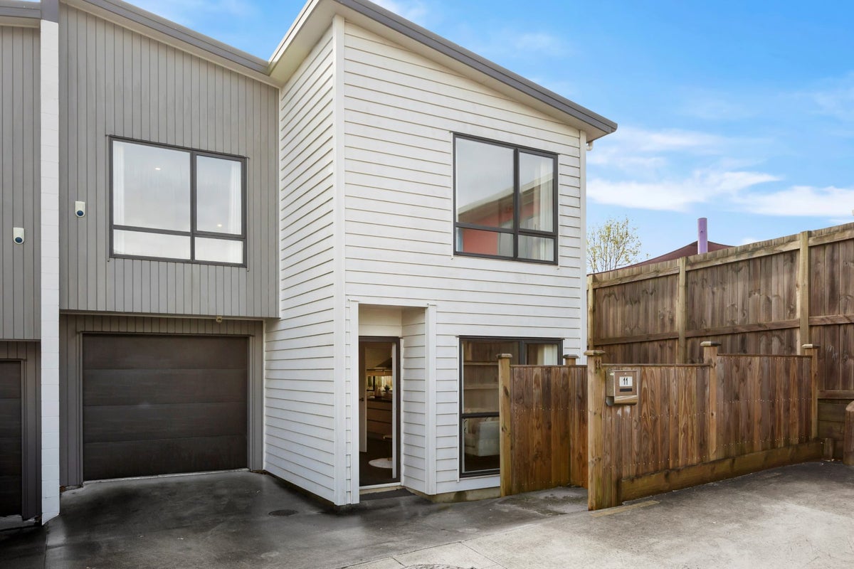 11 Sophie Lane, Henderson, Auckland - Carousel 2