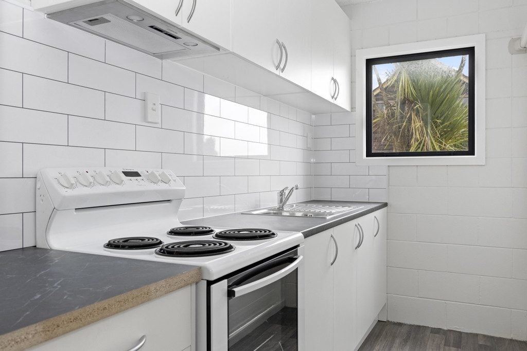633 Grey Street, Hamilton East, Hamilton - Carousel 2
