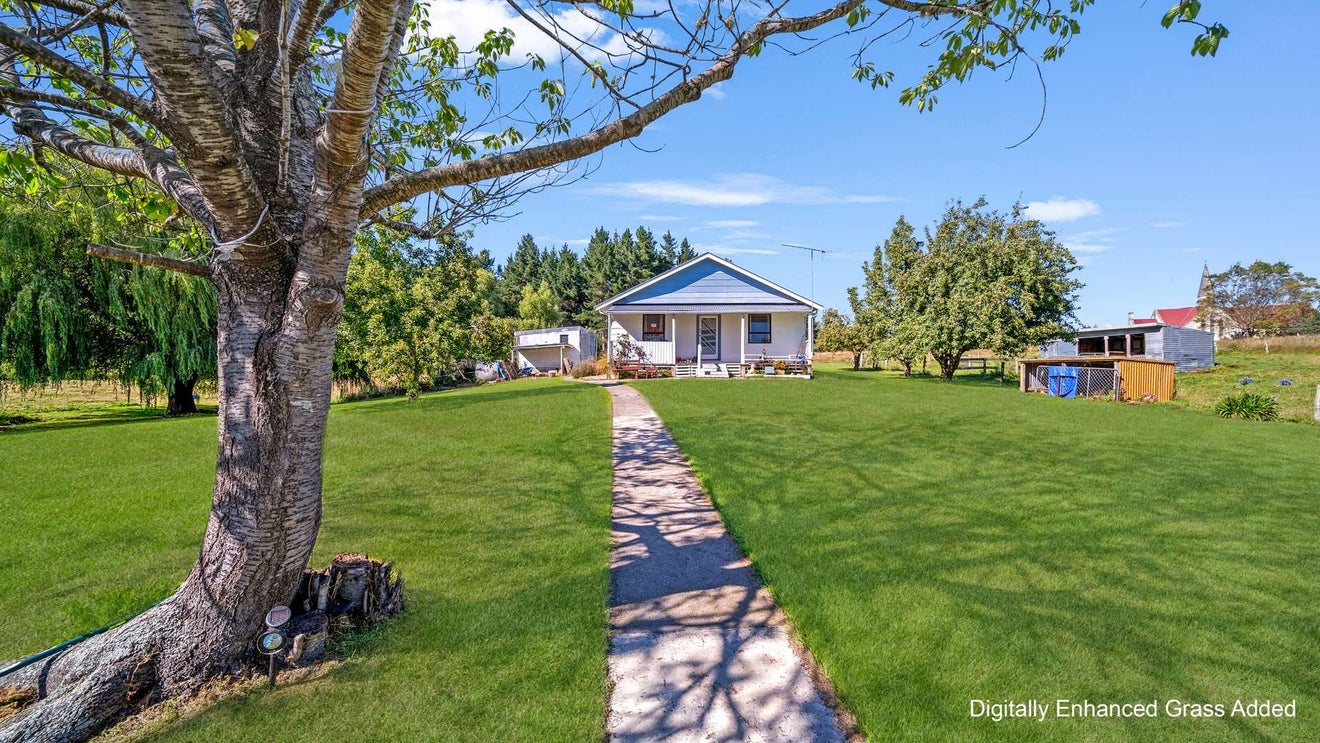 7 Tarbetness Street, Oamaru - Carousel 1