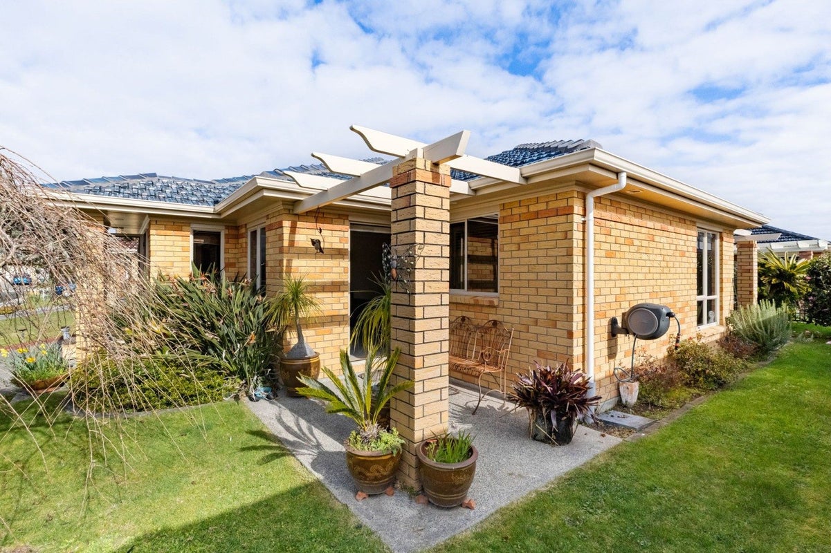 24 Sovereign Isle Lane, Rototuna, Hamilton - Carousel 2