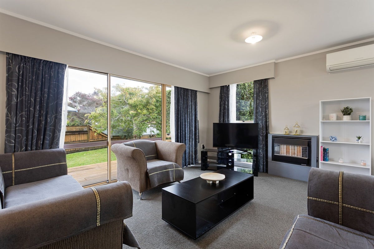 16 Fiona Place, Dinsdale, Hamilton - Carousel 2