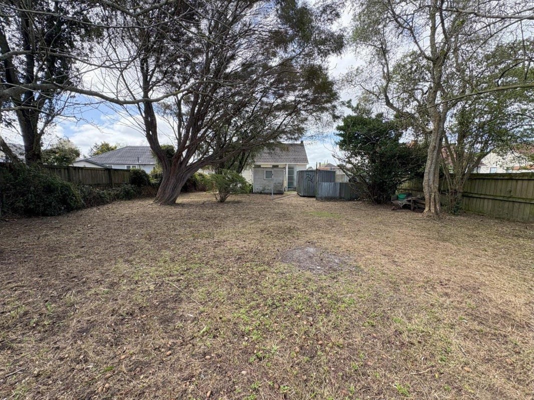 14 Slim Street, Bader, Hamilton - Carousel 2