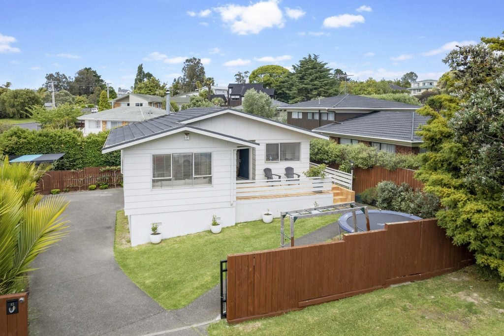 45 Nui Mana Place, Te Atatu South, Auckland - Carousel 1