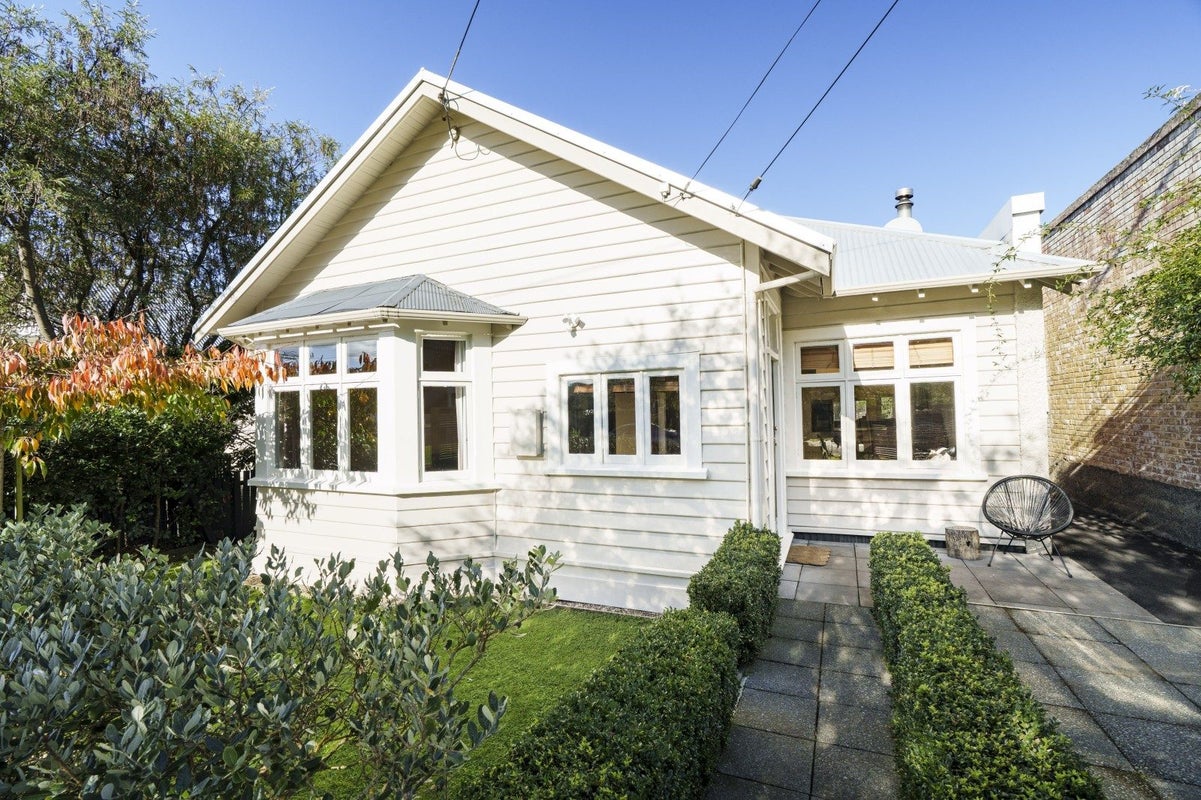 6 Albert Street, Saint Clair, Dunedin - Carousel 1