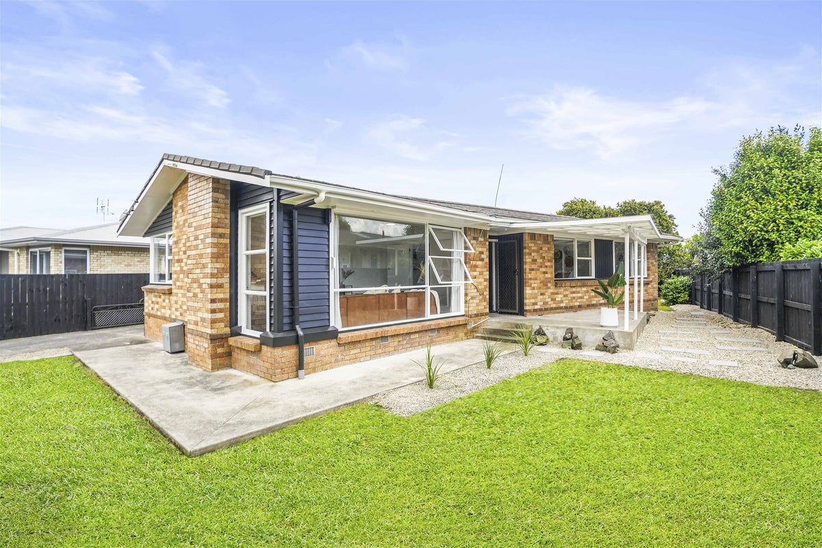 6 Thornton Place, Melville, Hamilton - Carousel 1