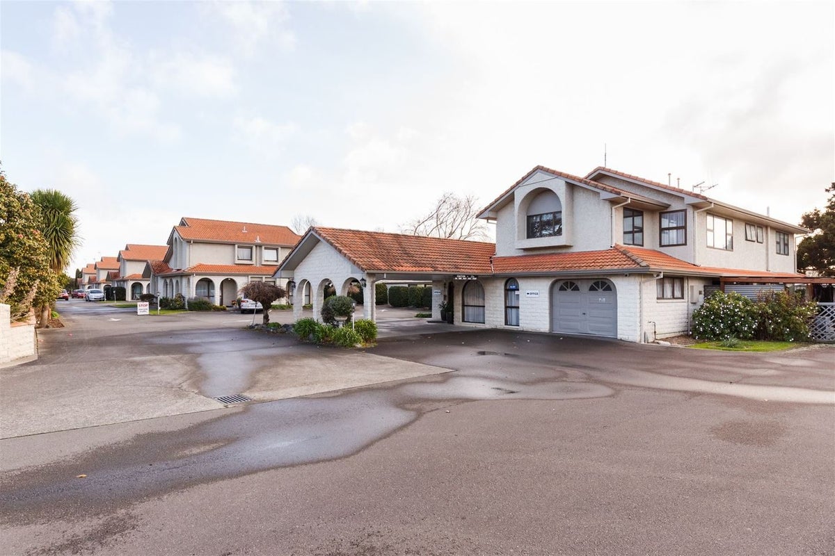 665 Pioneer Highway, Highbury, Palmerston North - Carousel 1