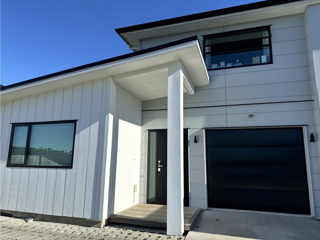 2/7 Miharo Crescent, Flagstaff, Hamilton - Carousel 2