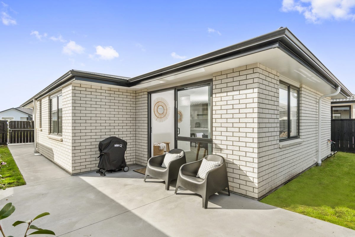 12 TE WHARO DRIVE - Carousel 19