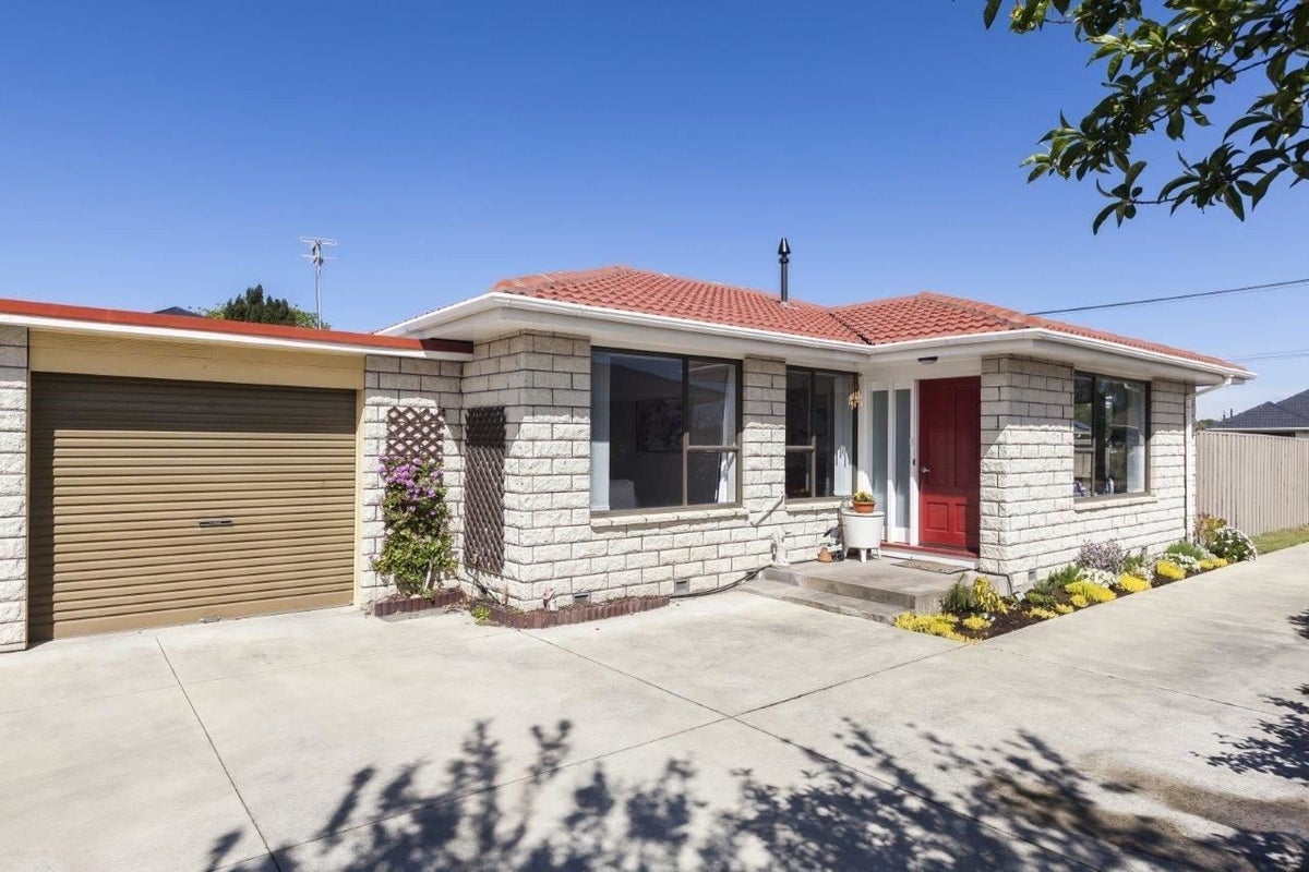1/106 Burwood Road, Burwood, Christchurch - Carousel 1
